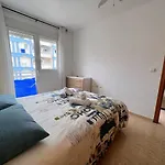 Welcoming Seafront Tv15 Апартаменты *