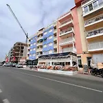 Апартаменты Welcoming Seafront Tv15 *