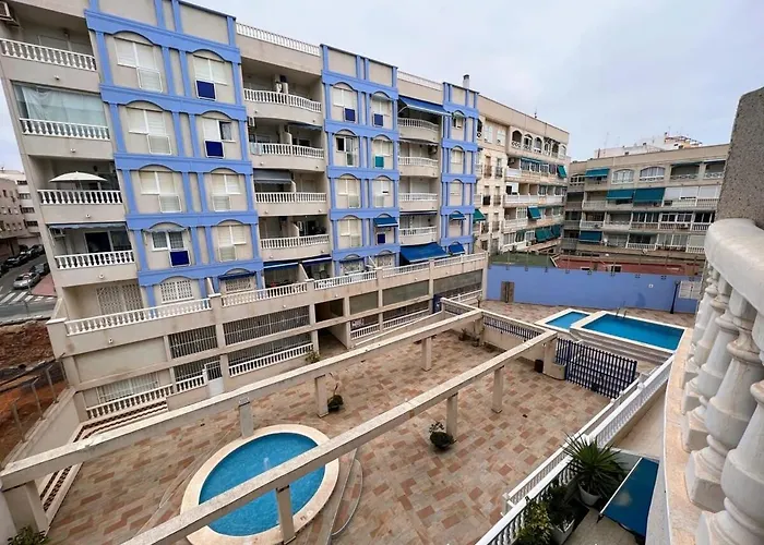 Welcoming Seafront Tv15